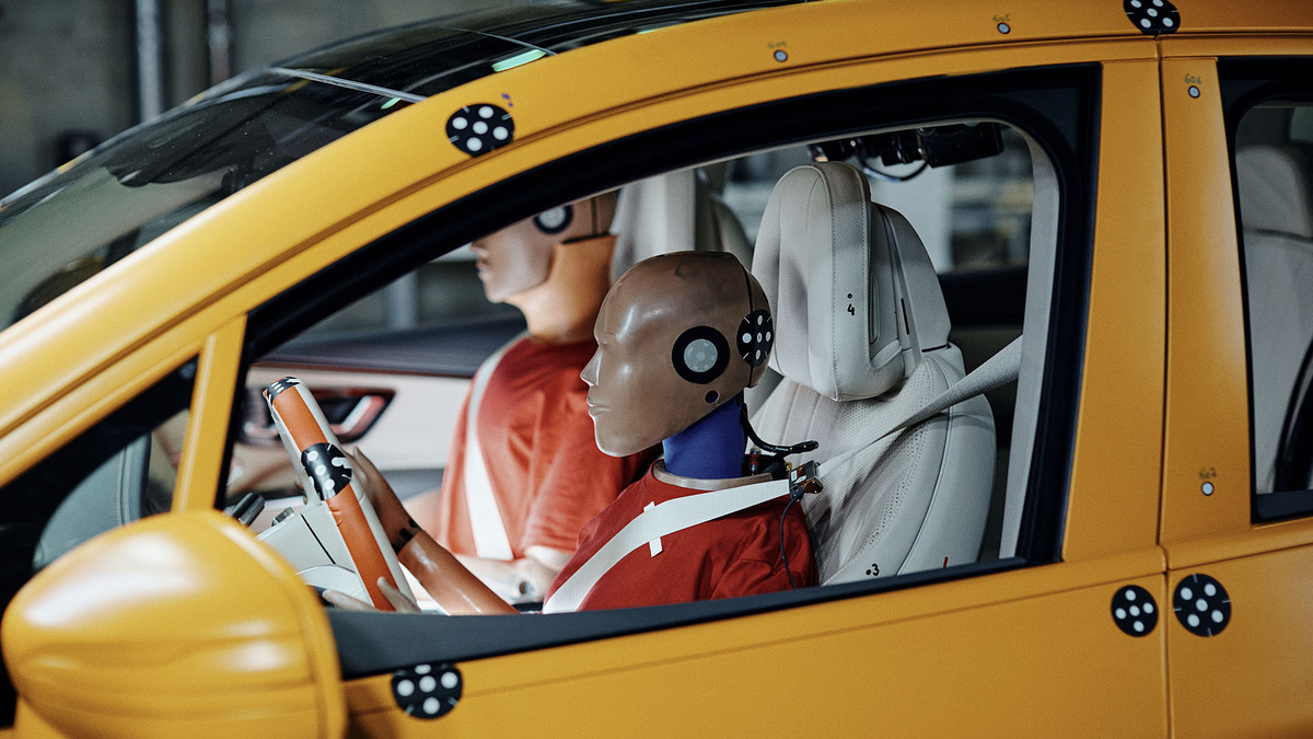 Mercedes-Benz Crashtests E-Autos Mercedes-Benz Crashtests E-Autos